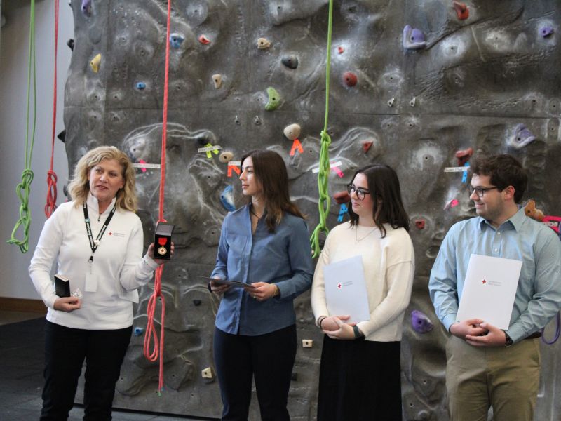 students receiving lifesaving award