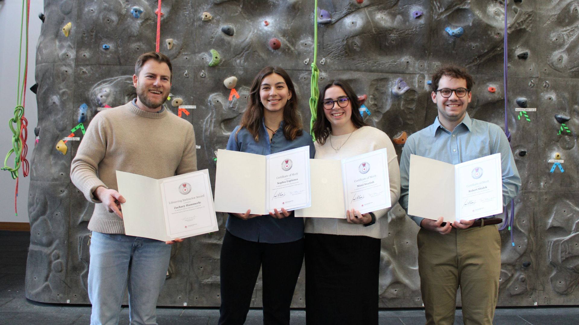 students receiving lifesaving award