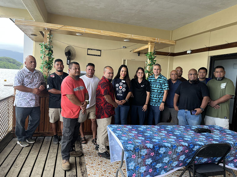 group photo of Red Cross staff and veterans.