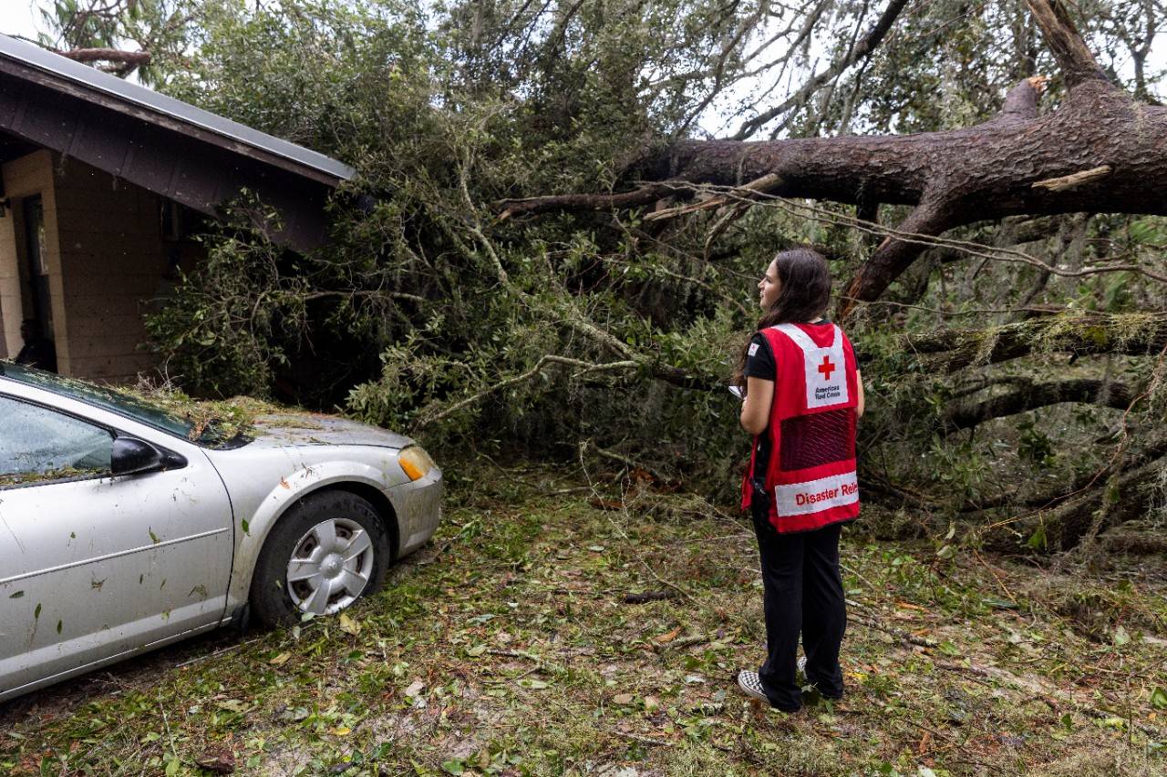 August 30, 2023. Perry, Florida.
Red Cross disaster responder, Dariana Molina, assesses damage caused by Hurricane Idalia in Perry, Florida. As a result of the climate crisis, hurricanes are becoming more intense and more destructive with increased rainfall and higher storm surges.
Photo by Scott Dalton/American Red Cross