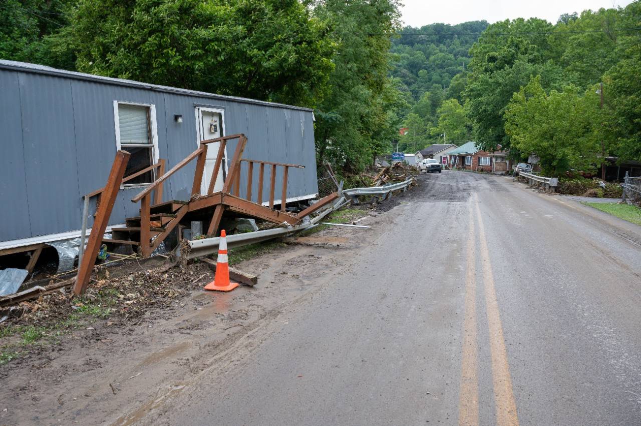 July 31, 2022. Bulan, Kentucky.
Home moved to the edge of the road by floodwaters in Bulan, KY.
Photo by Kevin Suttlehan/American Red Cross