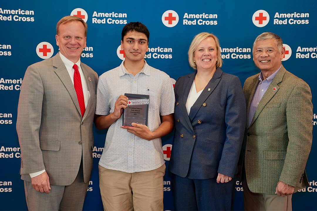Red Cross volunteer Zain Ahmad s pictured with Red Cross CEO Jennifer Graham, Delaware Valley Chapter Board Member John Susanin and Philadelphia Chapter Board Member Kenneth Wong 