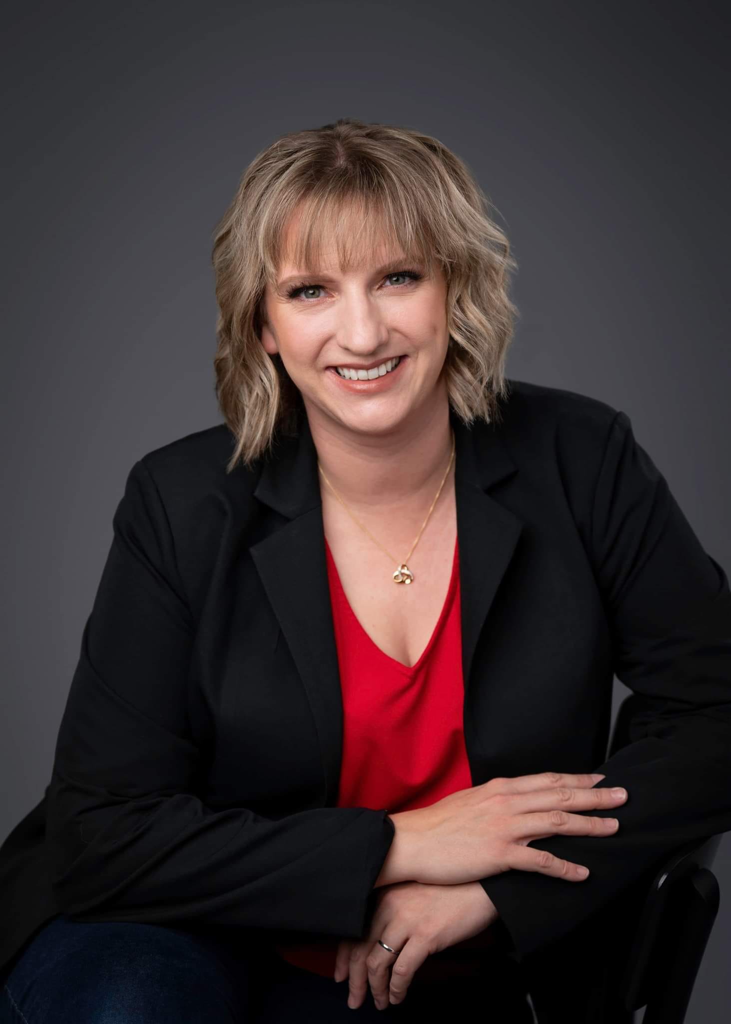 Mary Powell headshot