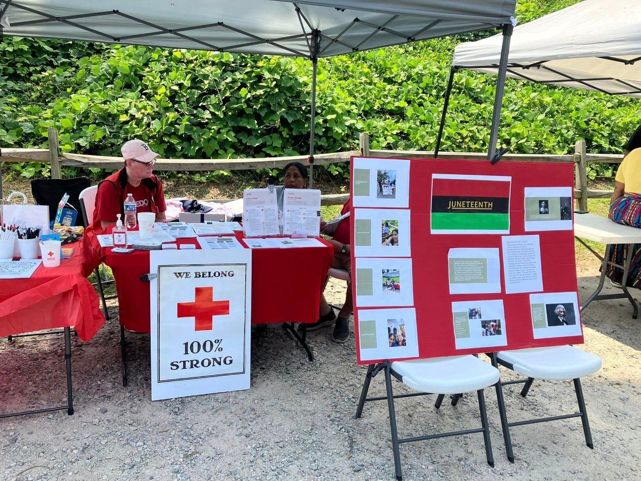 One Volunteer, Table Stand