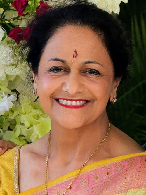 alka khanna headshot.