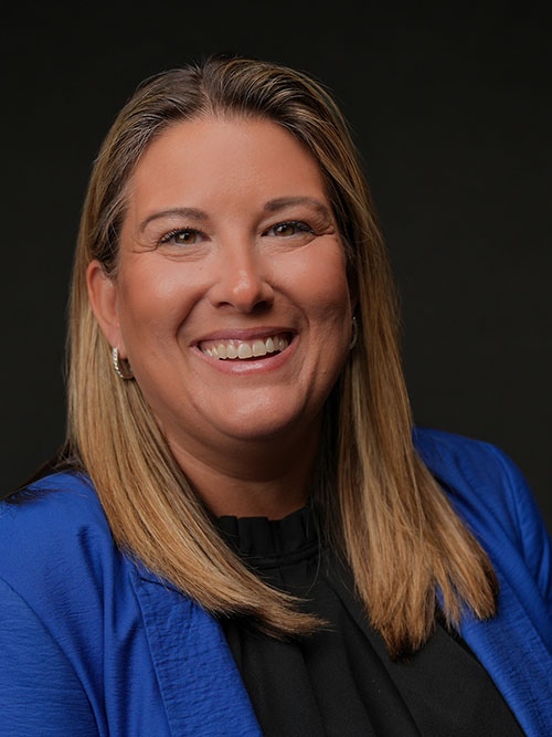 Stephanie Shaw headshot.