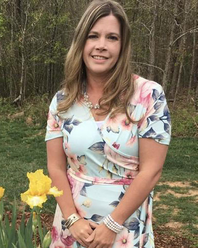 Amber Baker headshot.