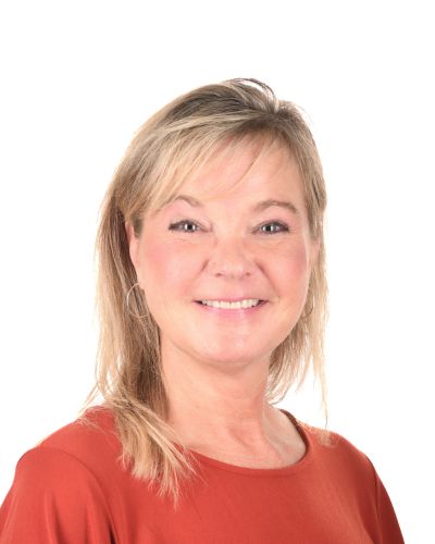 karen fabis headshot.