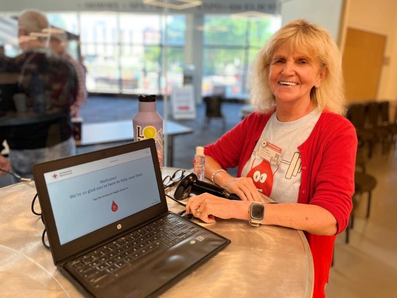 volunteer at front desk
