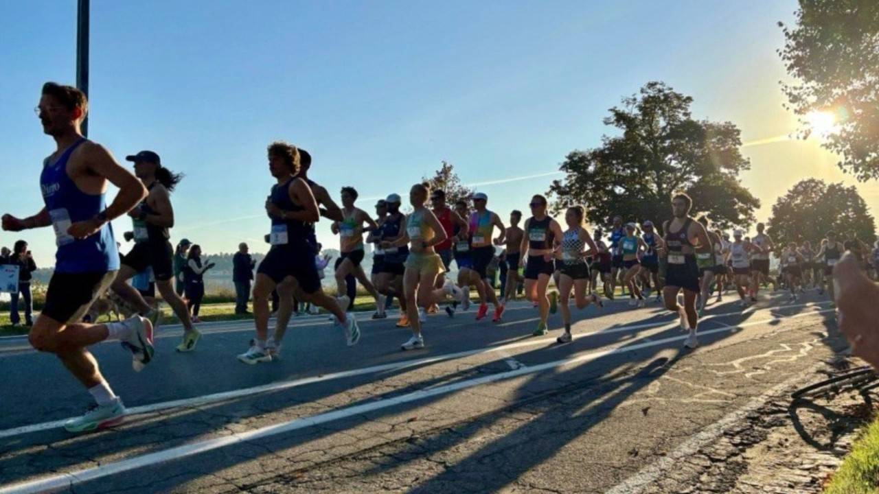 runners in marathon