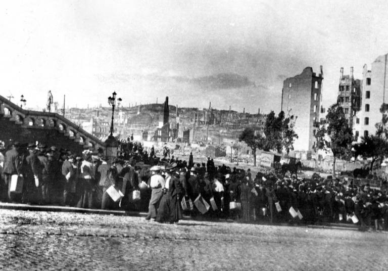 Historical photo of 1906 earthquake in San Francisco 