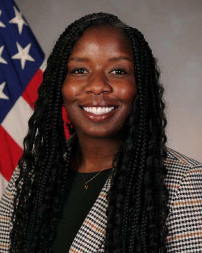 shannon weston professional headshot