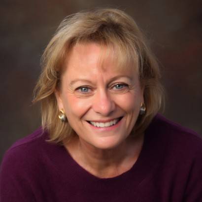 Kathryn Flynn is the Co-Chair of the Tiffany Circle National Council.