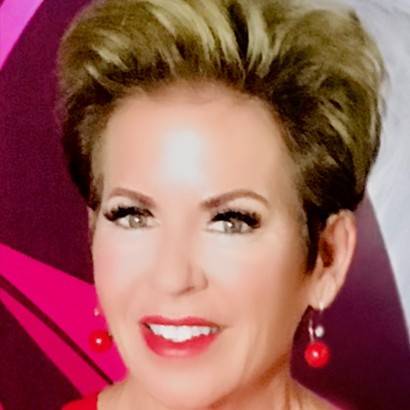 Headshot of Marti Ziegelbauer, member of Tiffany Circle National Council.