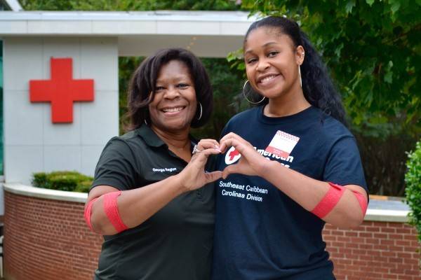 Dee Dixon and her daughter donated blood at the American Red Cross.