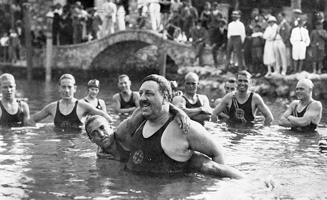 Commodore Wilbert Longfellow training volunteers in the Red Cross Lifesaving Corps.