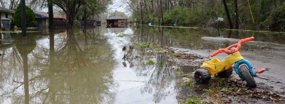 Flooded neighbhorhood