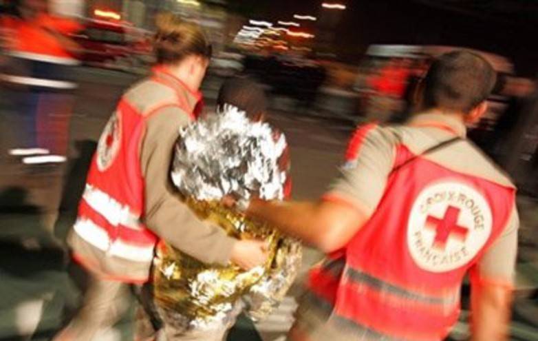 Suite au terrible drame qui a frappé la ville de Nice dans la nuit du 14 au 15 juillet, la Croix-Rouge se mobilise pour apporter soutien et assistance aux victimes et à leurs proches.