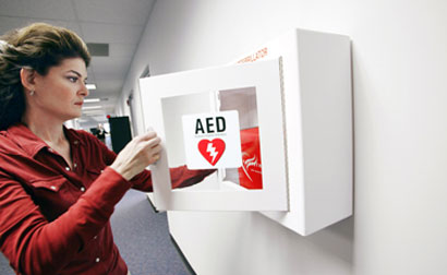 Learn to Use an AED Defibrillator | Red Cross